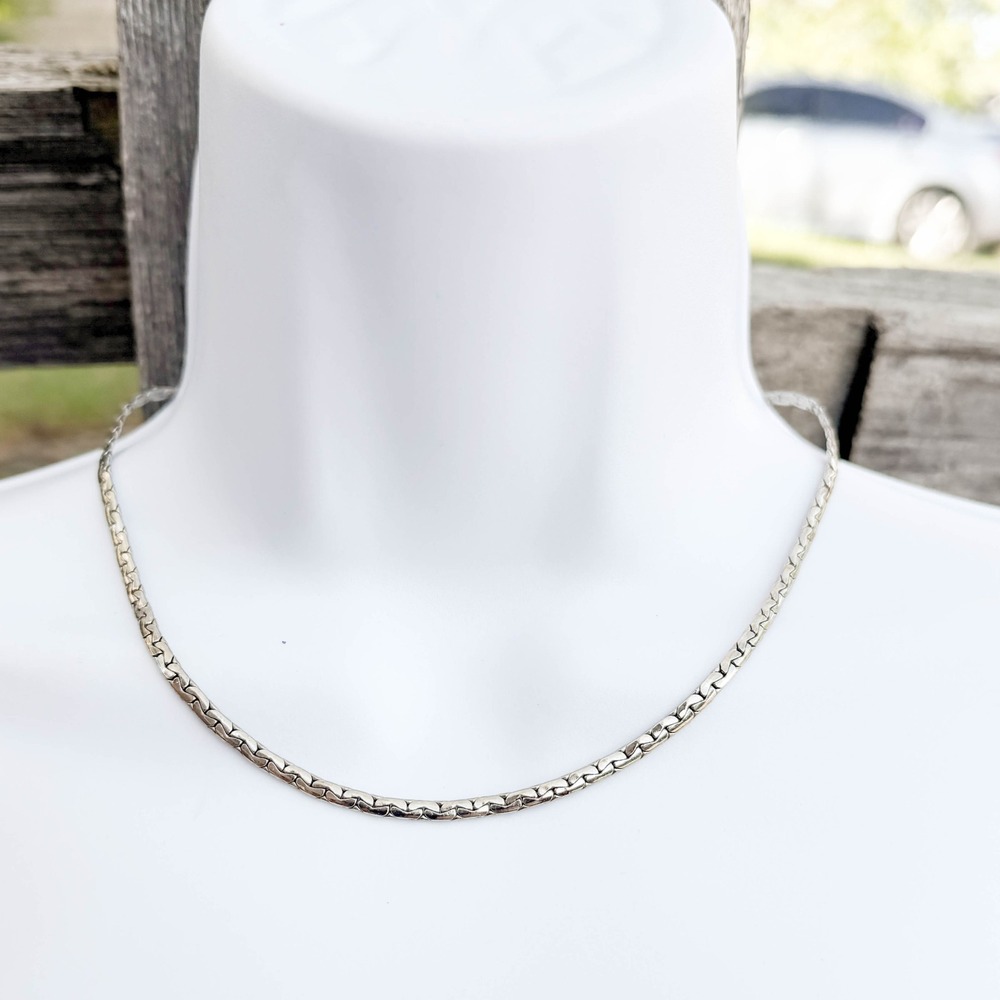 Avon Vintage Silver Tone Omega Link Chain Necklace‎ 17 Inch Classic Minimalist